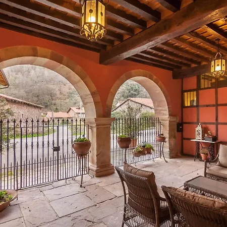 Casona De La Salceda *