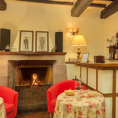 בית כפרי Casona De La Salceda *