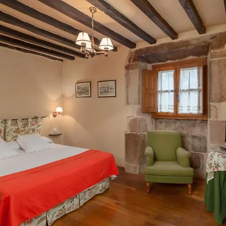 בית כפרי Casona De La Salceda *
